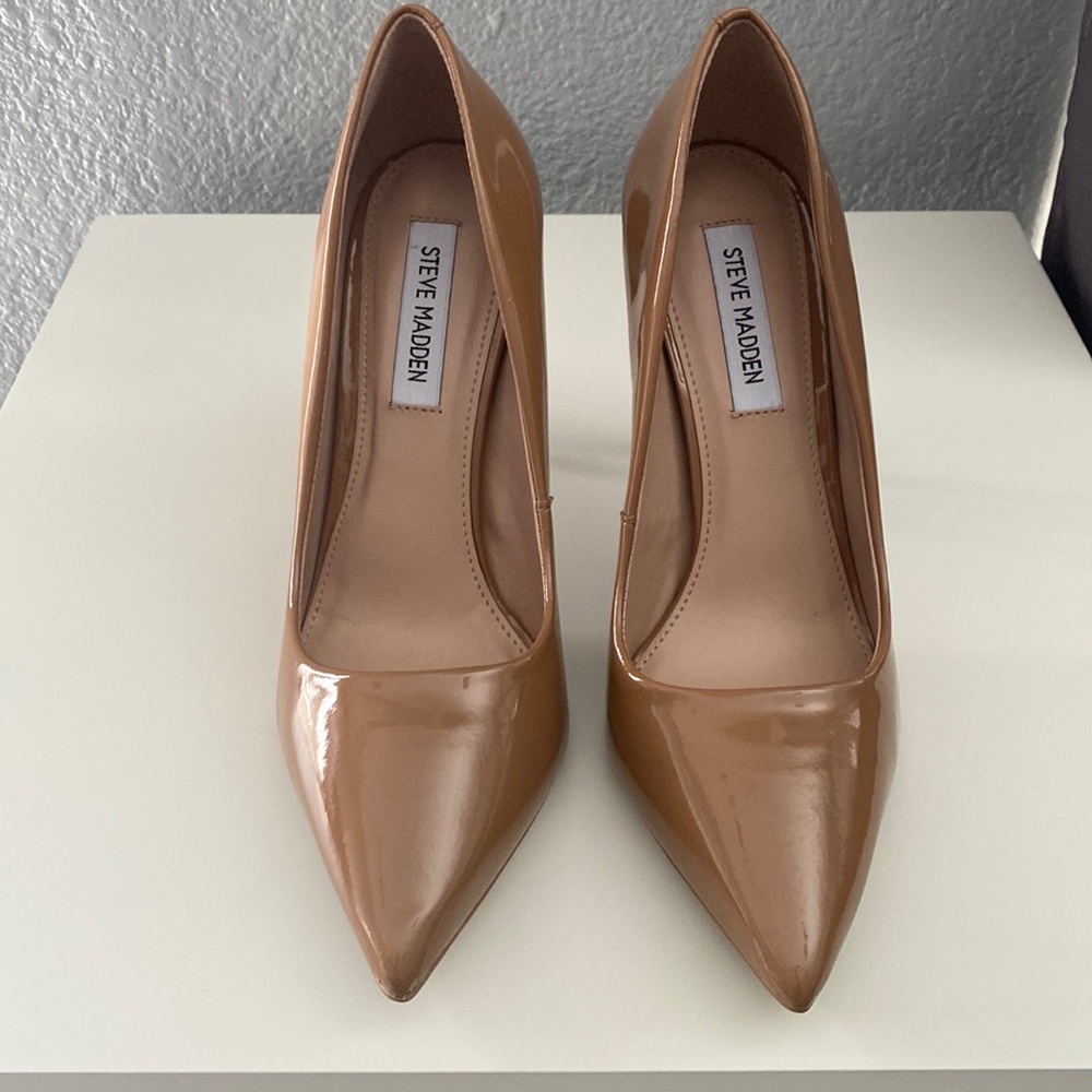 Steve Madden Vala camel patent pump